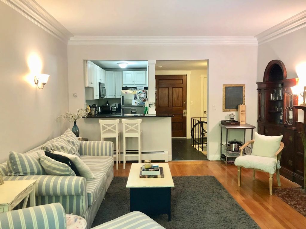 452 Beacon #1, Boston
