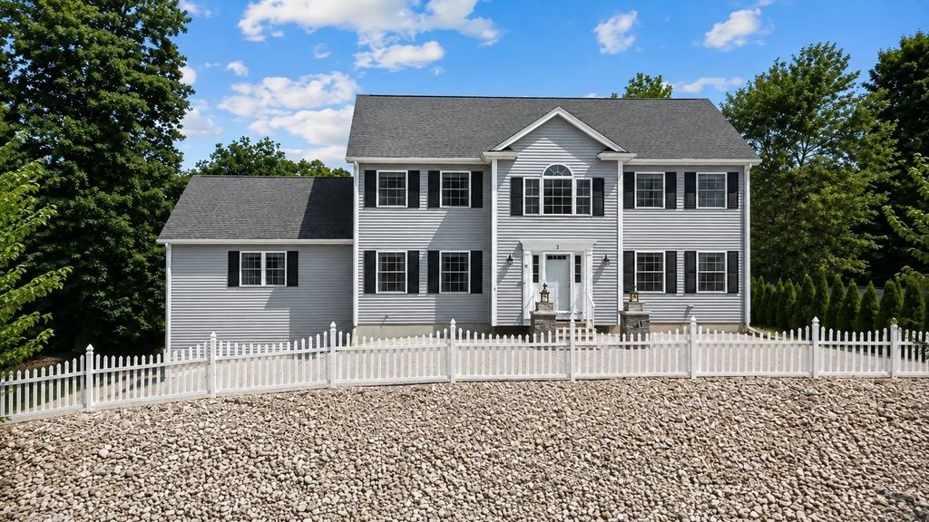 3 Moore Dr, Millbury