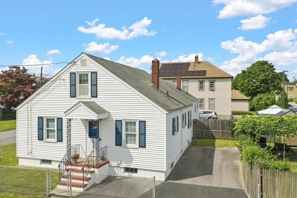 5 Brewster St, New Bedford
