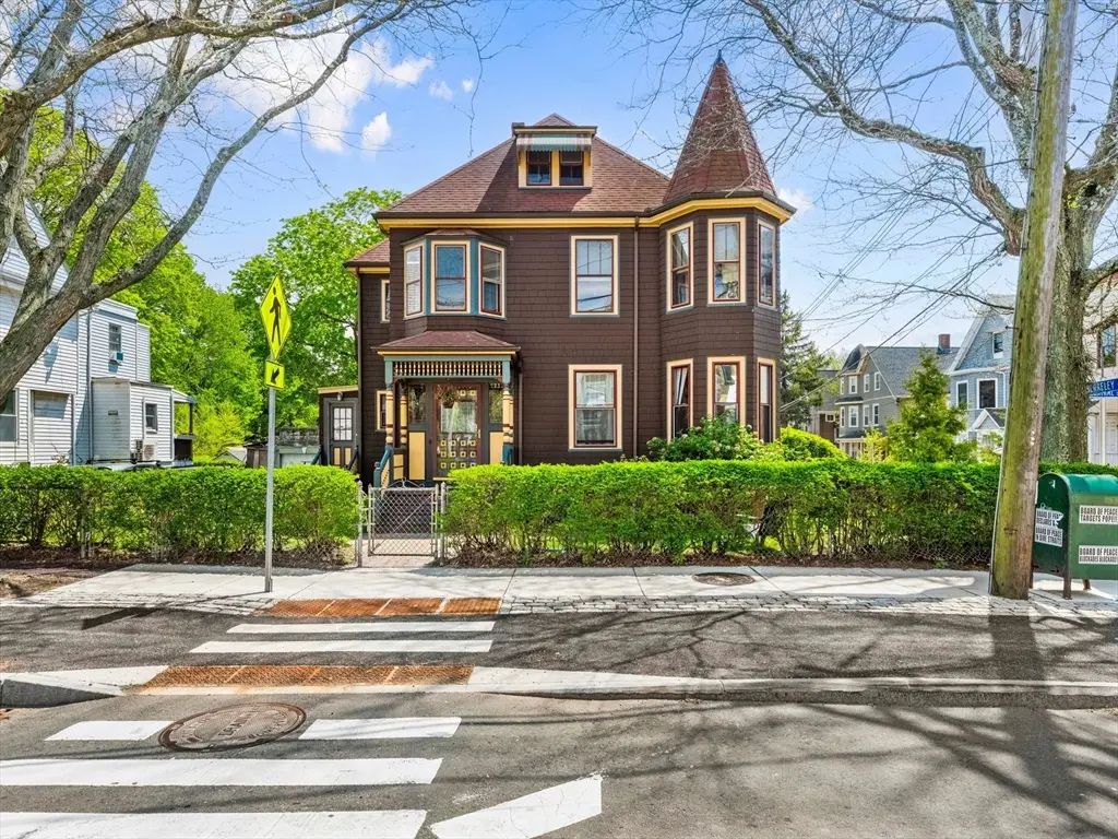 61 Central St, Somerville