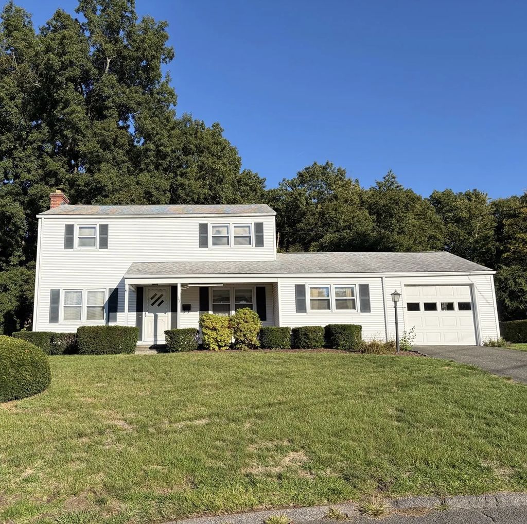 145 Longwood Drive, Chicopee
