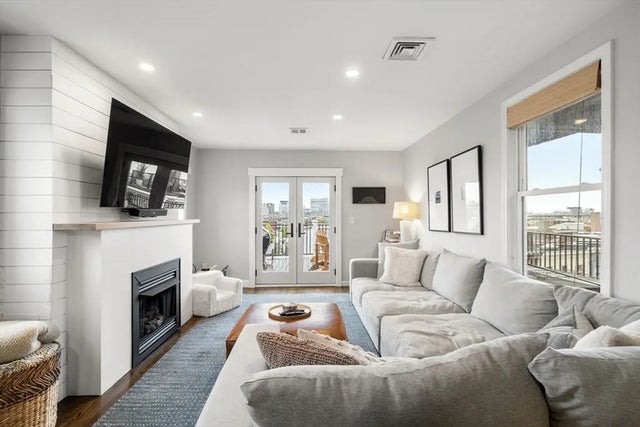 270 Bunker Hill St #4, Boston