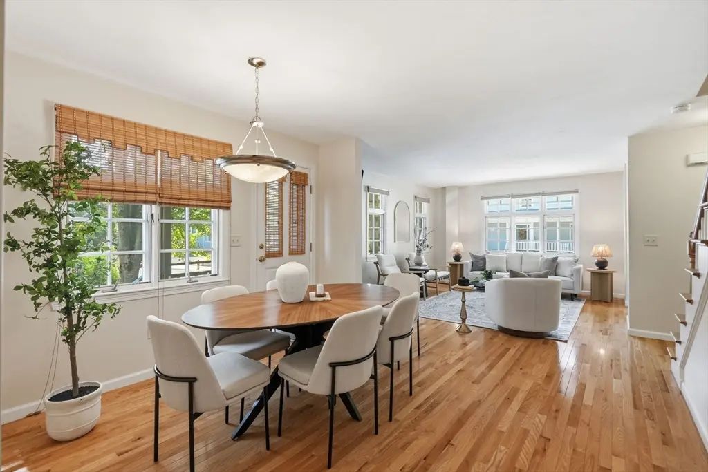 1 Russell Pl #1, Arlington