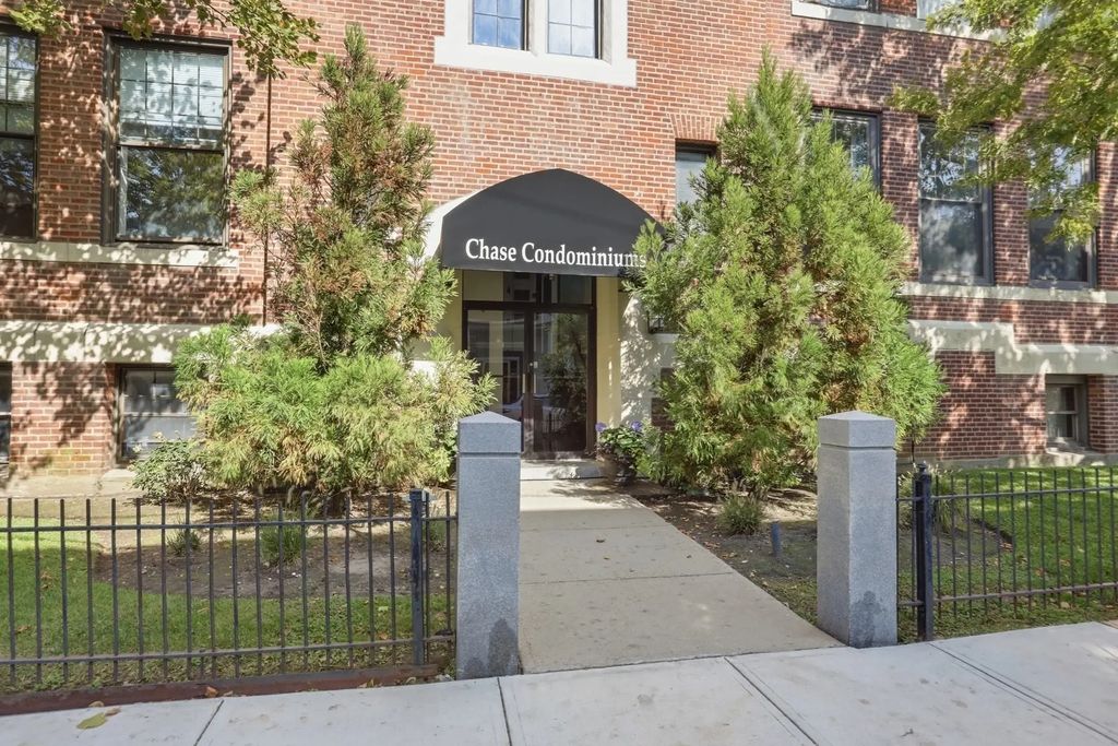 15 Ocean #206, Winthrop