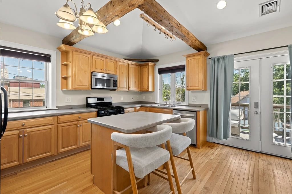 521 Washington Street #3, Abington