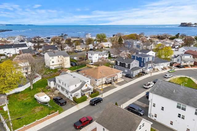 120 Dolphin, Revere