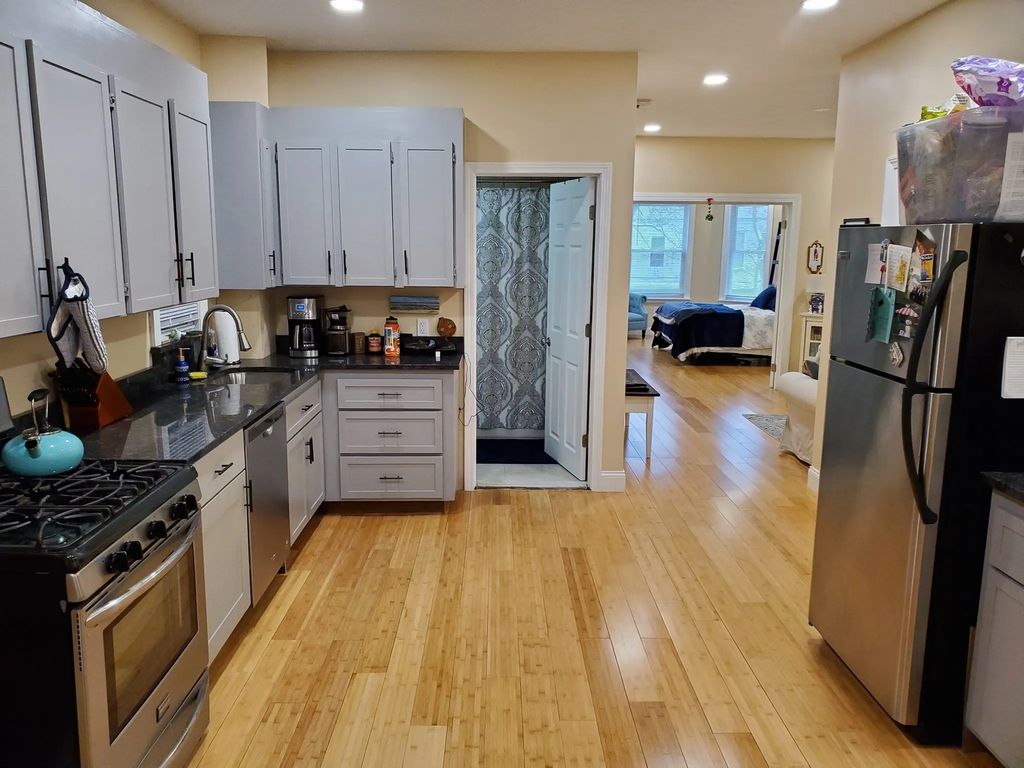 233 Chelsea #2, Boston