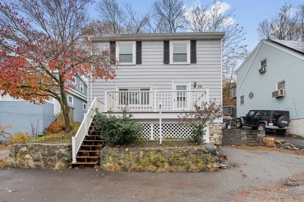 28 Hillcrest St, Waltham