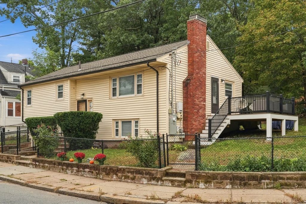 9 Crossman Street, Boston