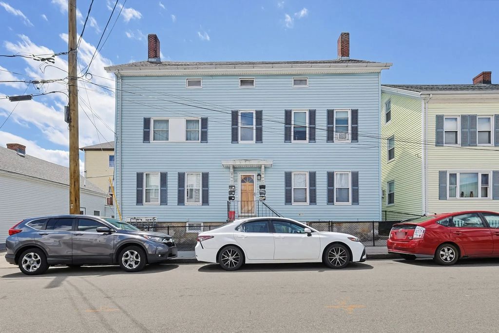 23 Brow Street, Fall River