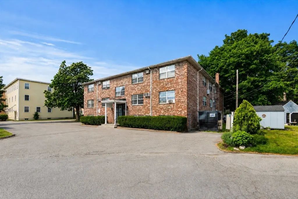 32 Bradford St, Concord