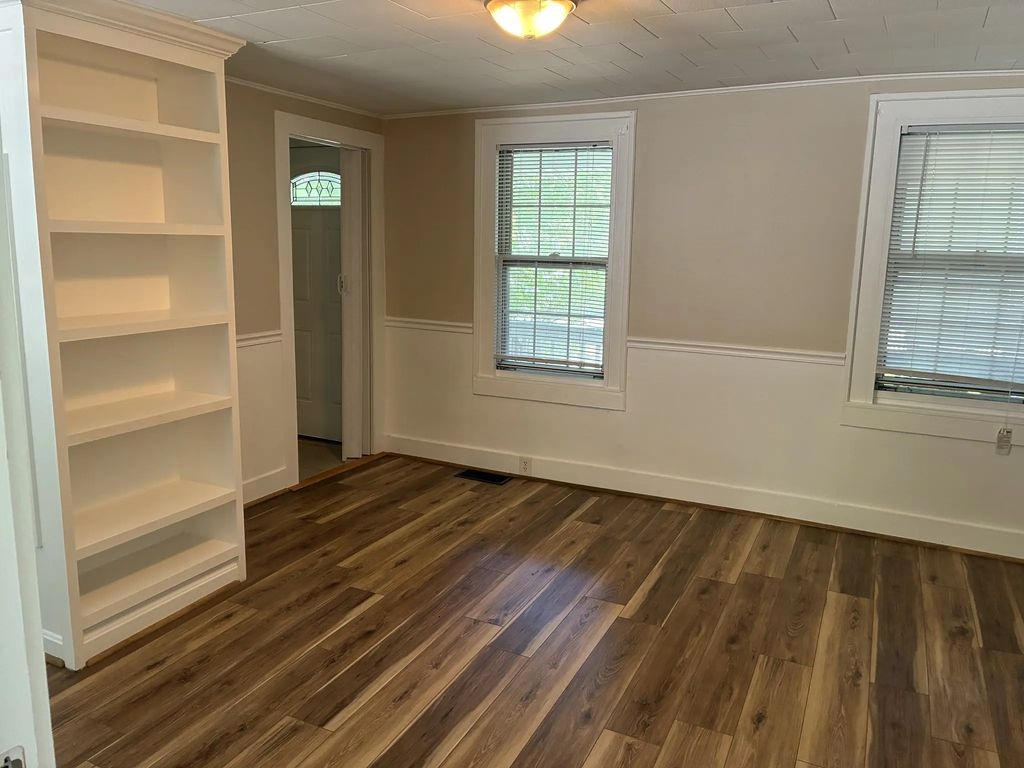 180 Main St #2b, Medway