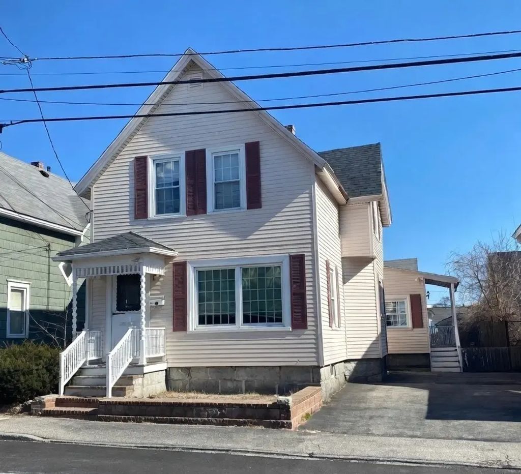 211 Mount Hope St, Lowell