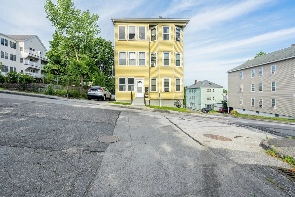 42 Adams St, Worcester
