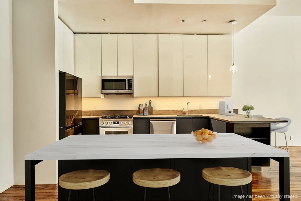 520 State Rd #303, North Adams