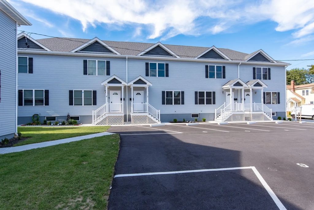 184 Avenue C #-2, Woonsocket