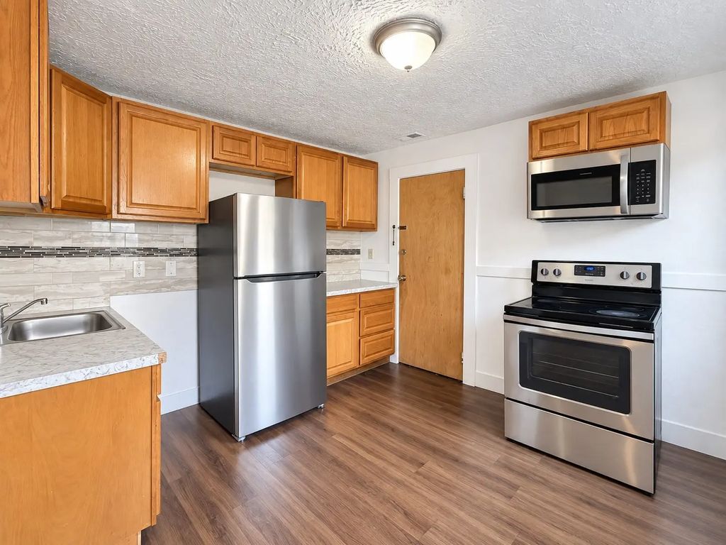 163 Union St #2, Everett