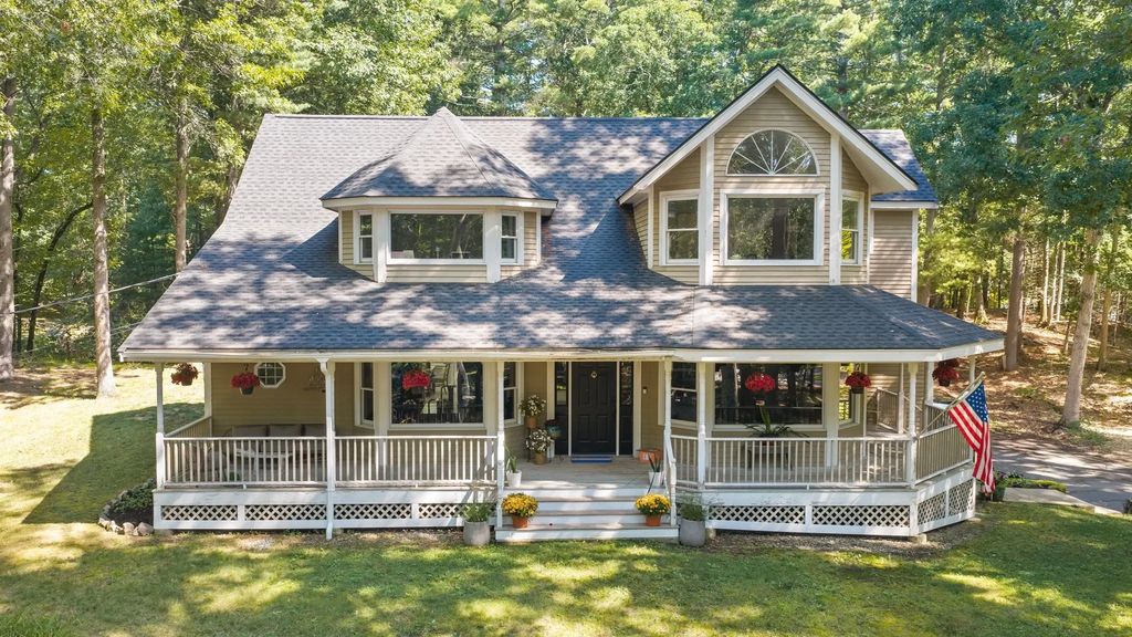64 Leslie Rd, Rowley