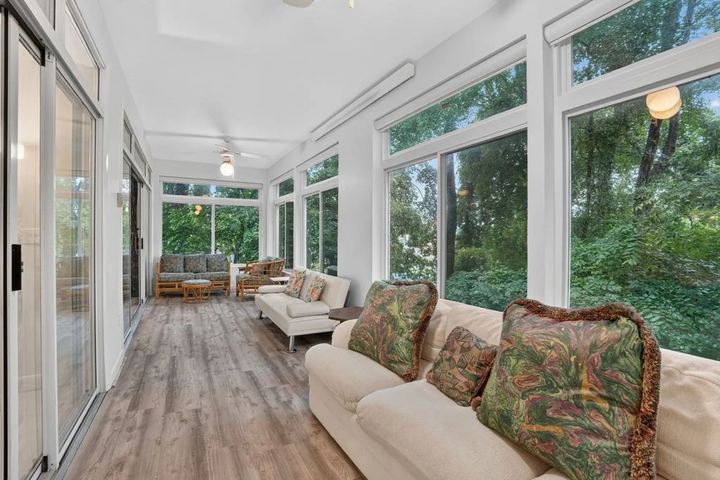 64 Kim Ter #a, Stoughton