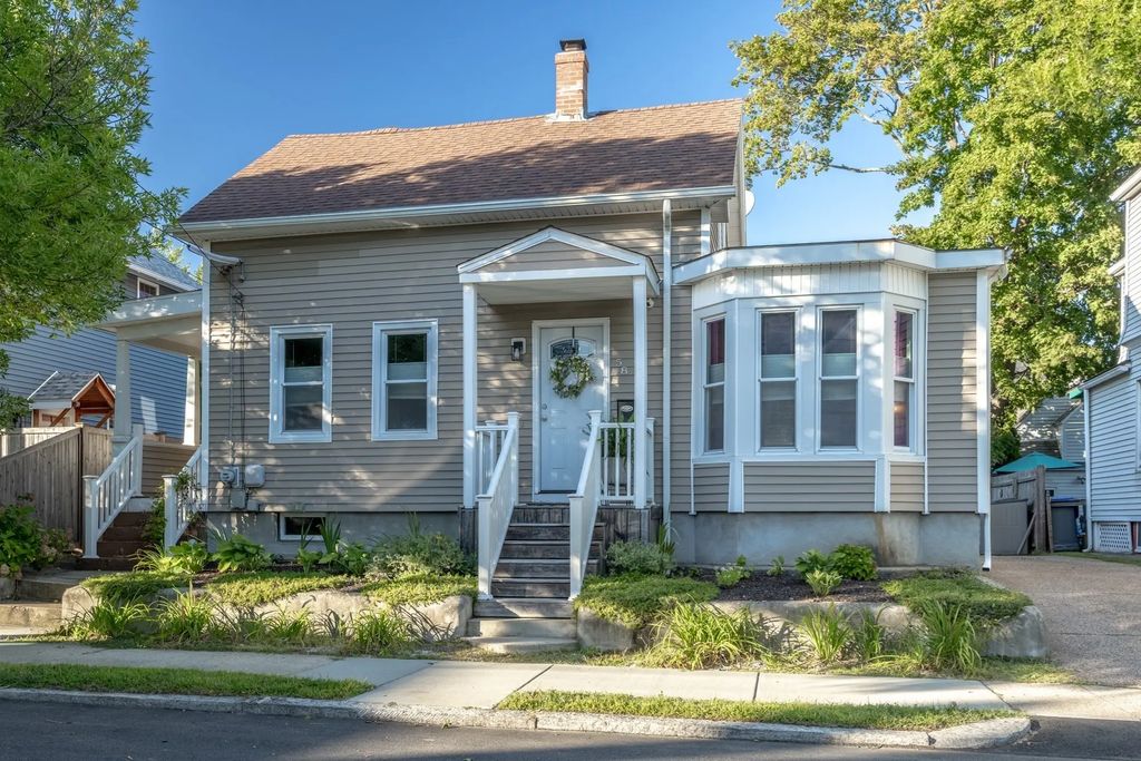 58 Russell Ave, East Providence
