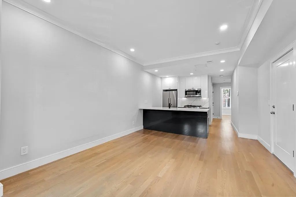 535 Newbury St. #2, Boston