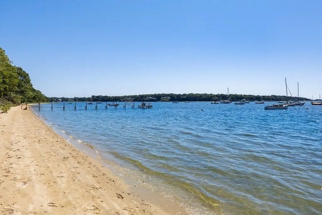 135 Putnam Avenue, Barnstable