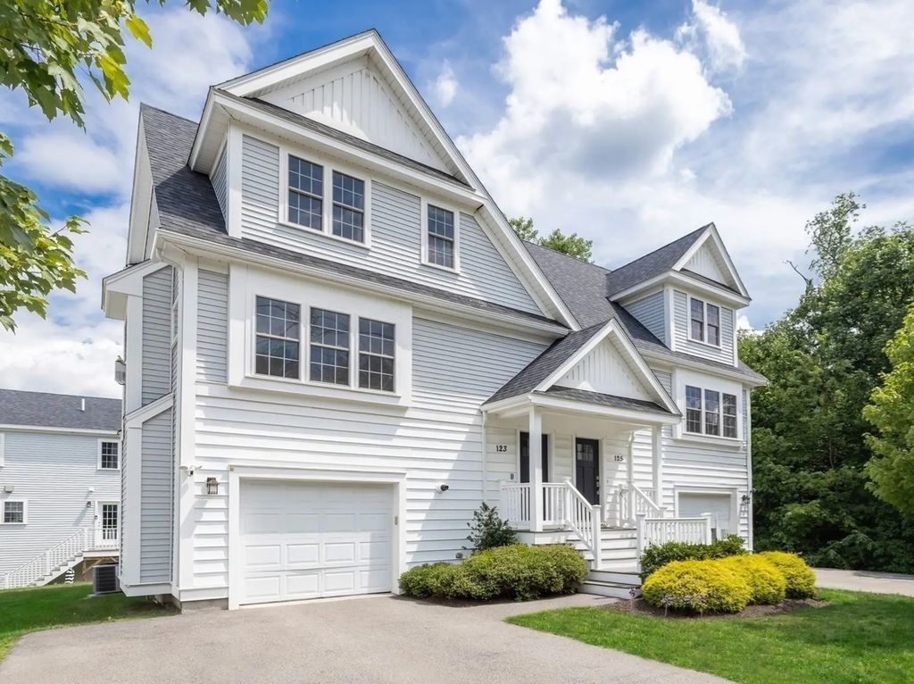 123 Ferry St #23, Grafton