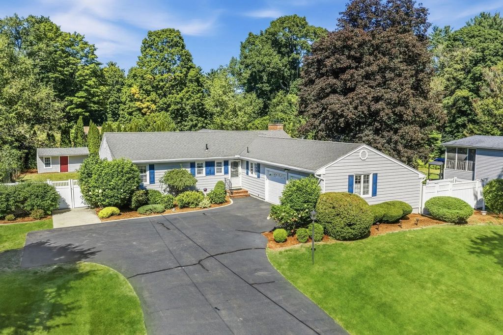207 Loudville Road, Easthampton