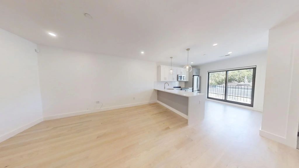 52 Withington St #7, Boston