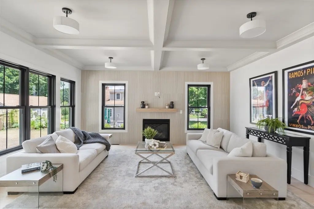 5 Oakridge Ave., Natick