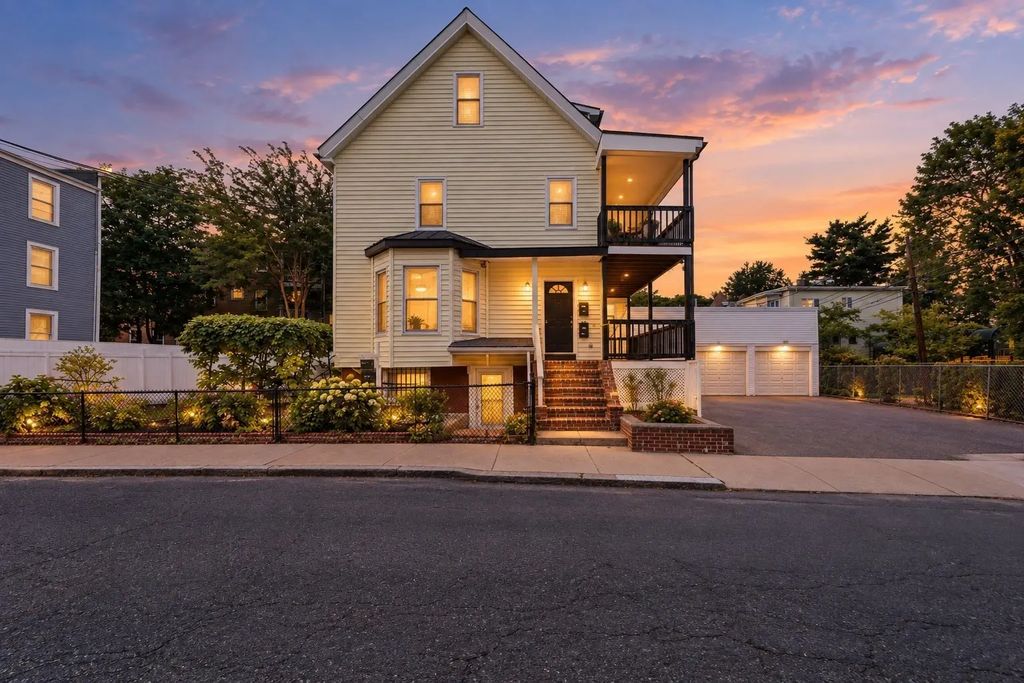 29 Hanson St, Somerville