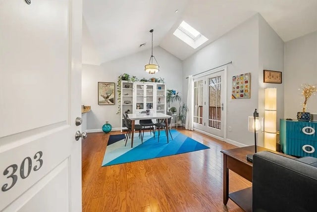 111-121 Green Street #303, Boston