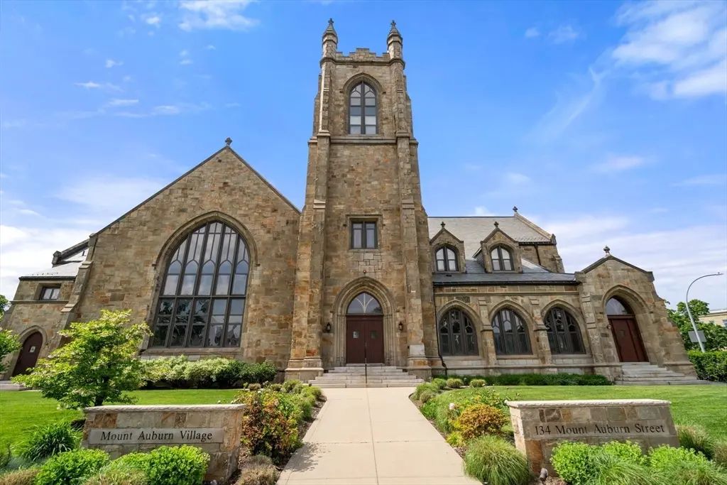 134 Mount Auburn St #7, Watertown