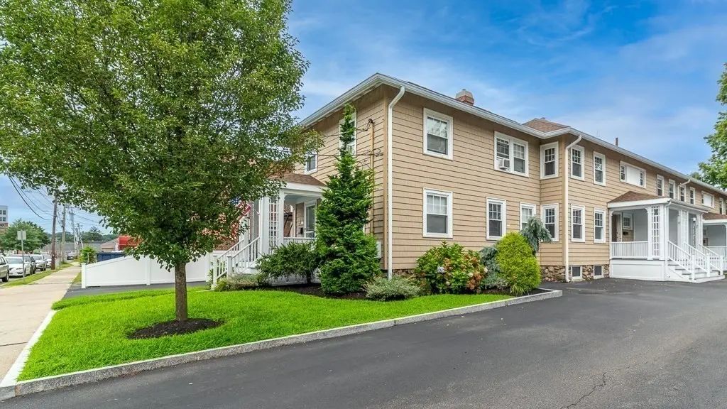 37 Richardson Ave #3702, Wakefield