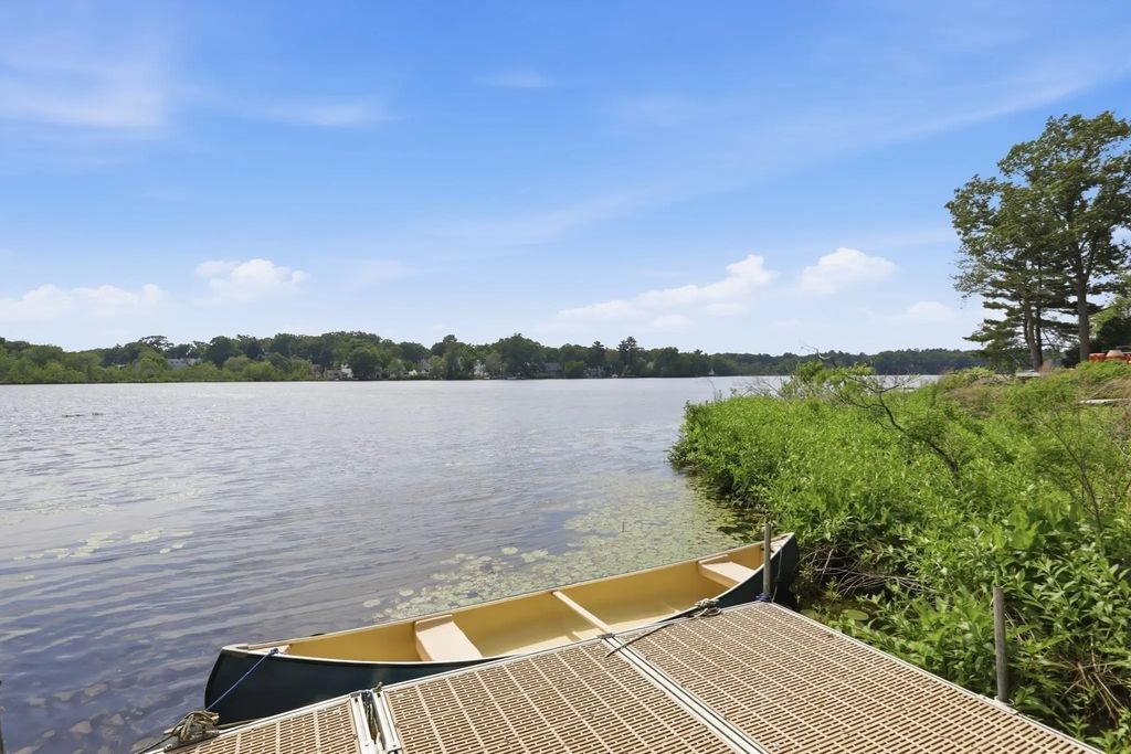 23 Shore Rd, North Reading
