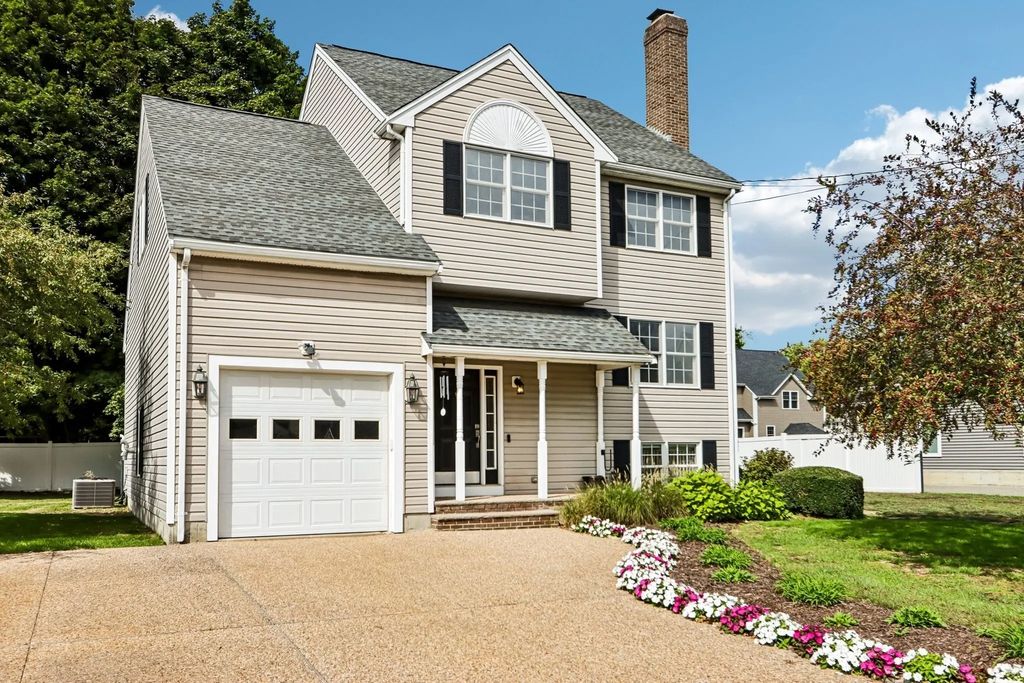 28 Hampden Ave, Burlington
