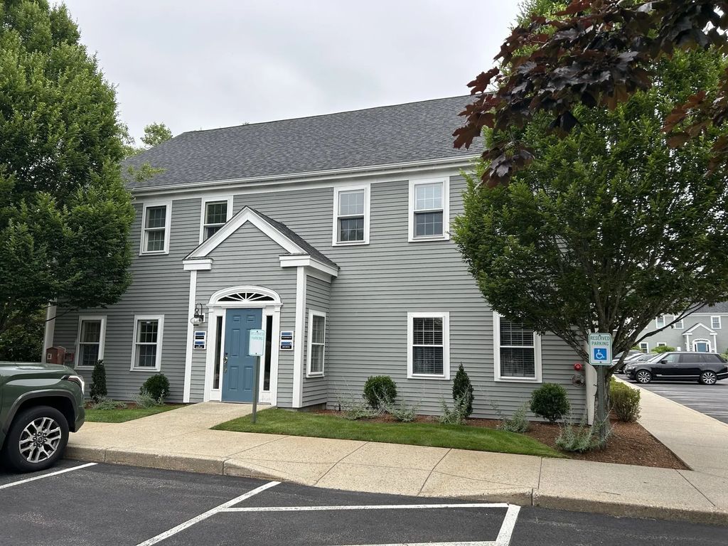 475 School St, Marshfield