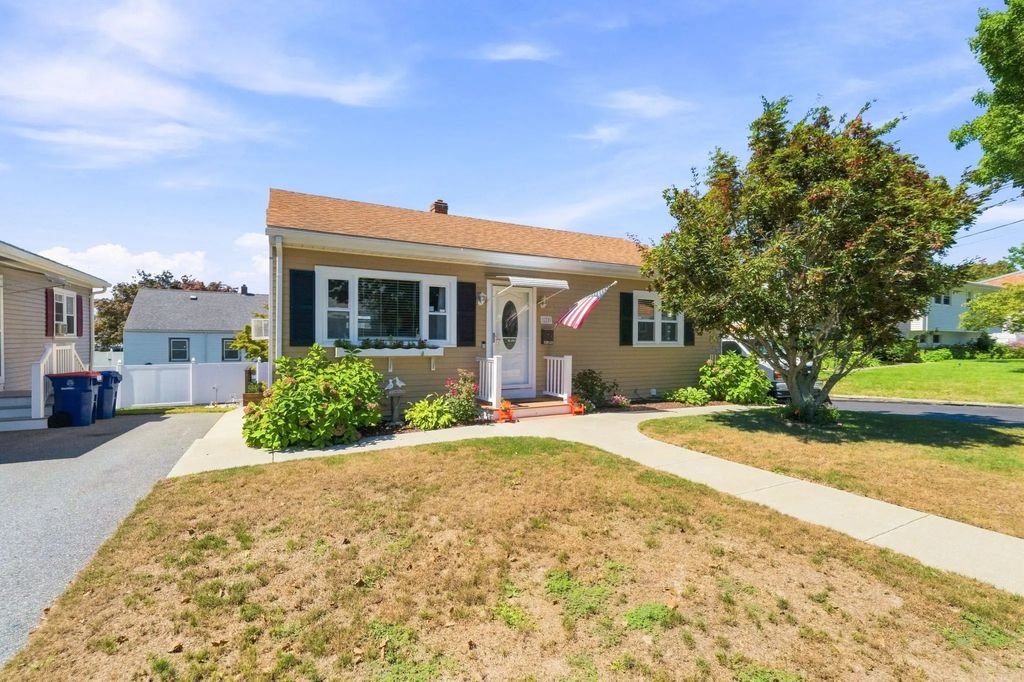 139 Seabury St, New Bedford