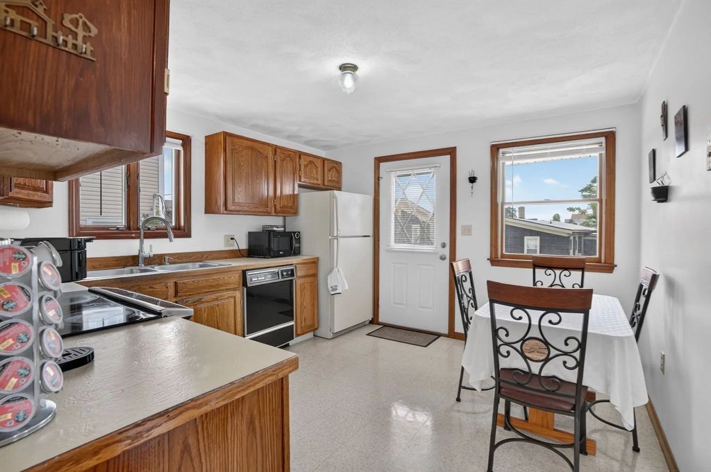 30 Brownville Ave, Lynn