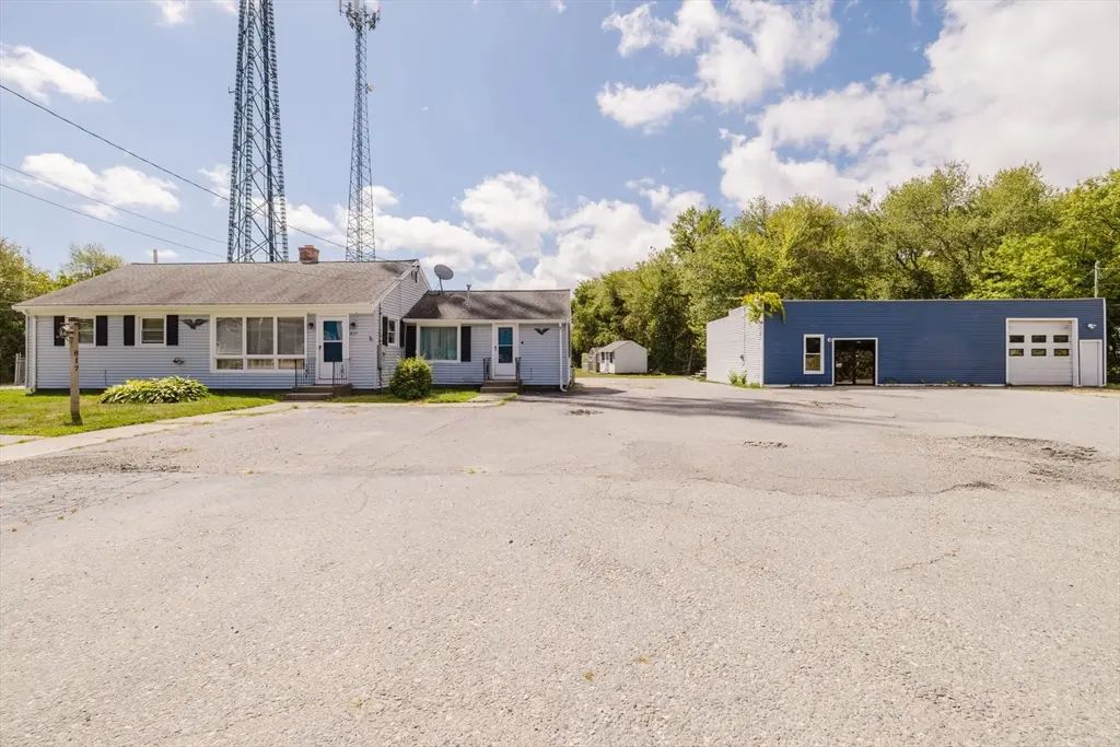 817 State Rd, Westport