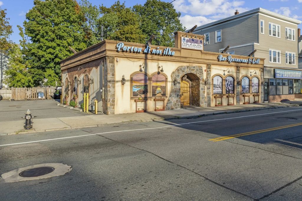 816-820 Main St, Brockton