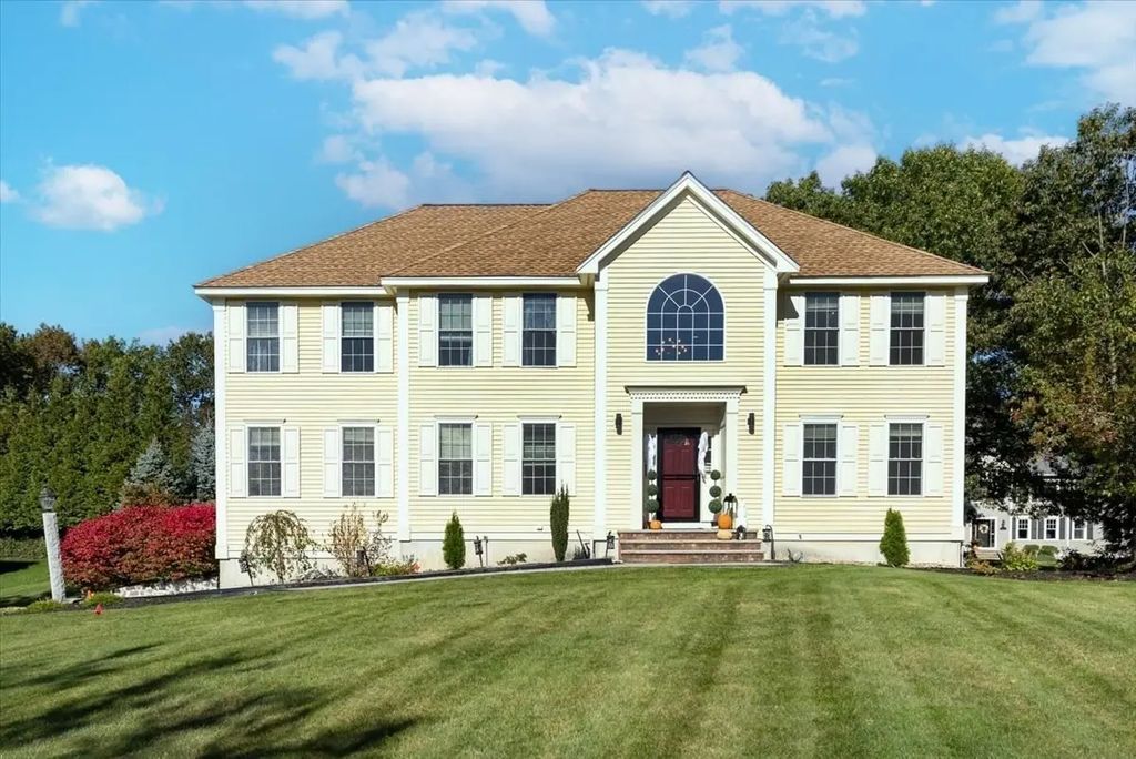 4 Hemlock Lane, Groveland