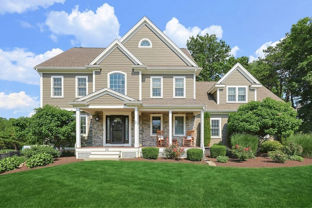 22 Willowbe Ct, North Attleboro