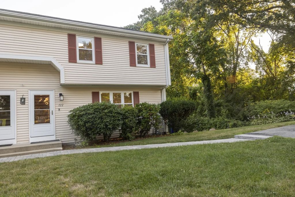122 Leedham St #122, Attleboro