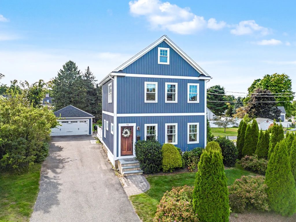 72 Grove St, Hopkinton