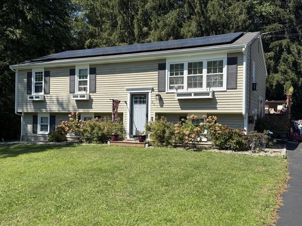 51 Newton St, Westport