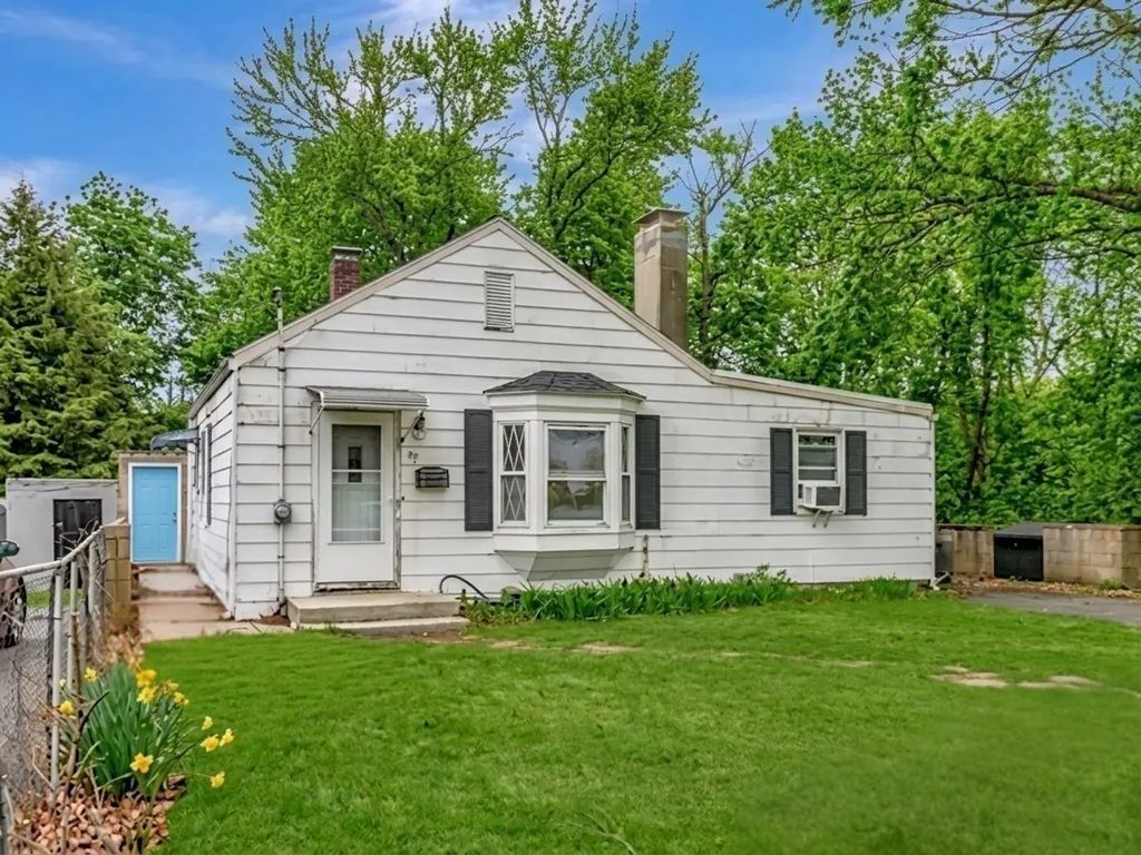 69 Appleton St, Saugus