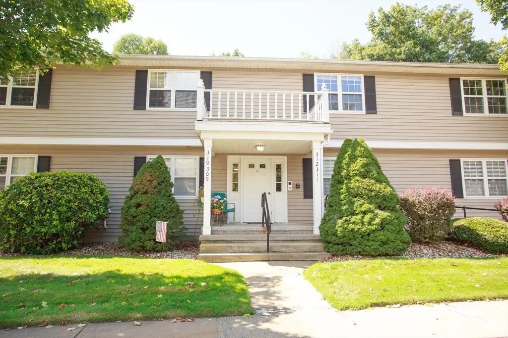 665 Center St #311, Ludlow