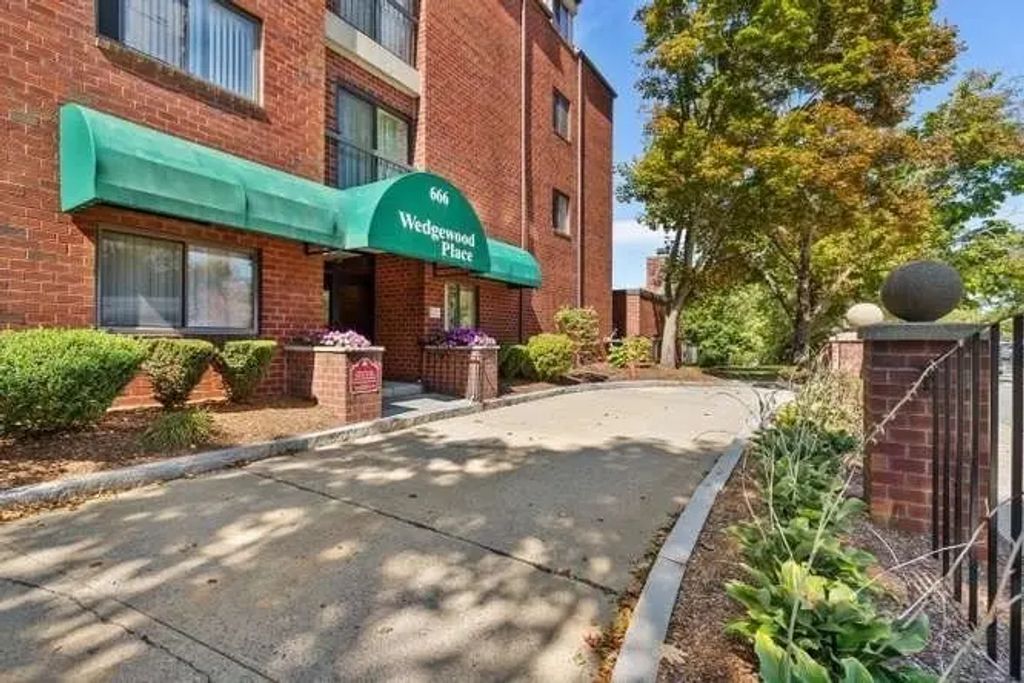666 Main Street #217, Winchester