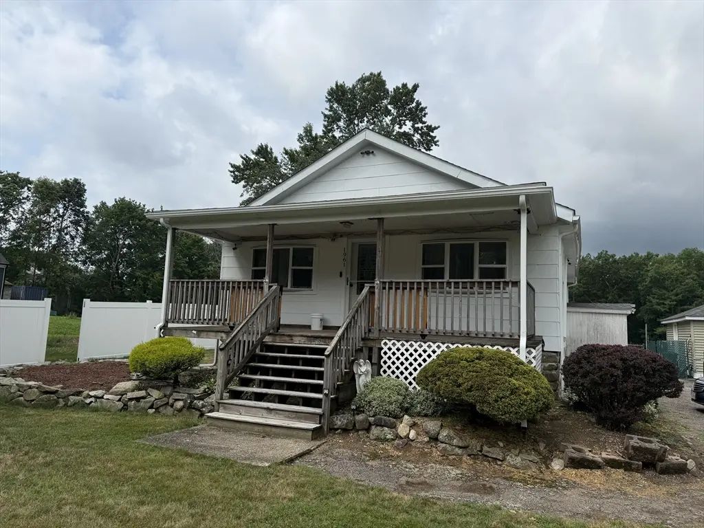 1961 Washington St, Stoughton